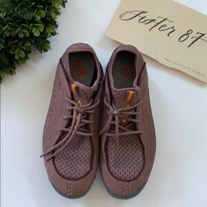 Adidas 2005 Adidas Chucka Shoes- Size 8